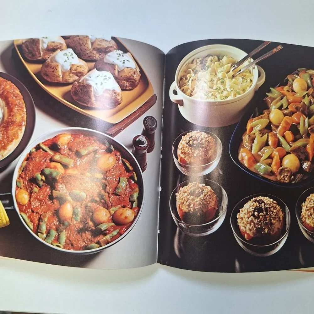 Betty Crockers Easy Oven Cook Book Meals Recipe 1973 Orange‎ Hardcover Dinner